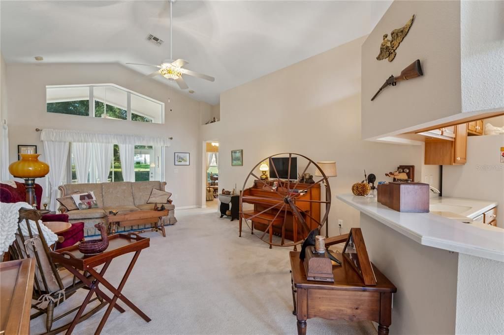 En Venta: $275,000 (3 camas, 2 baños, 1697 Pies cuadrados)