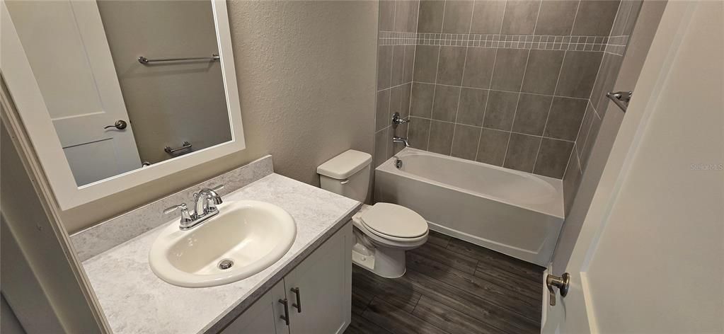 В аренду: $2,400 (3 спален, 2 ванн, 1479 Квадратных фут)