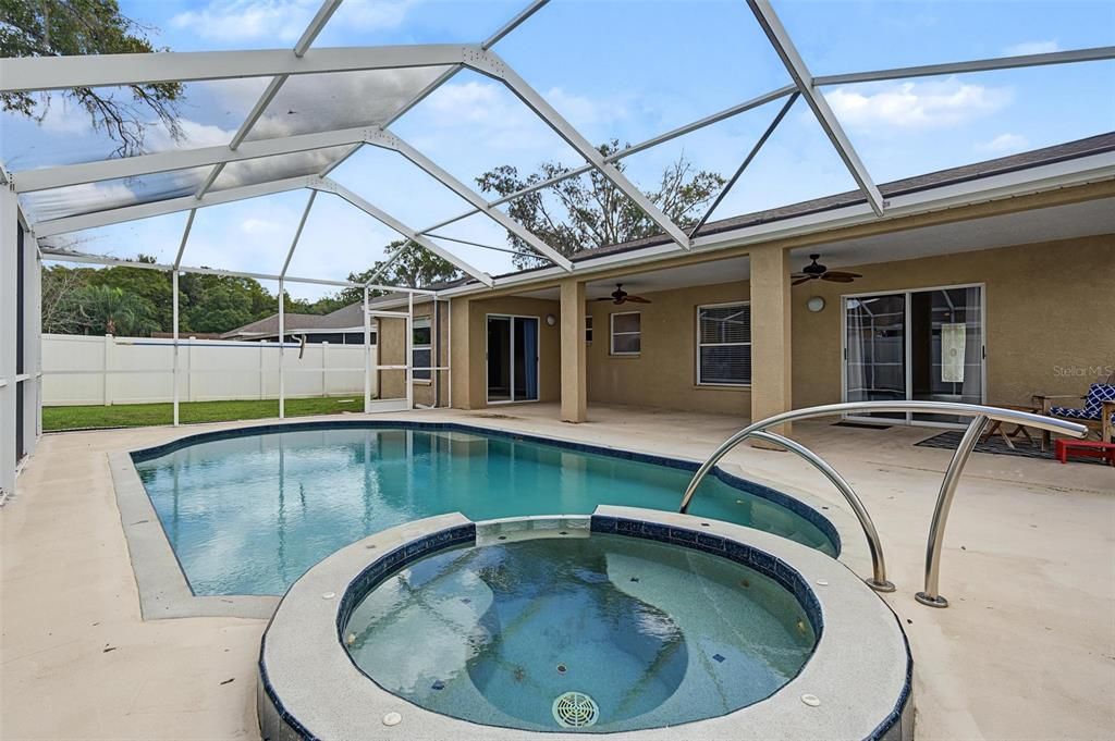 For Sale: $539,900 (4 beds, 2 baths, 1665 Square Feet)
