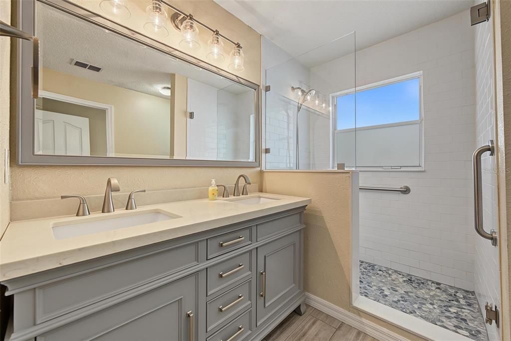 For Sale: $539,900 (4 beds, 2 baths, 1665 Square Feet)
