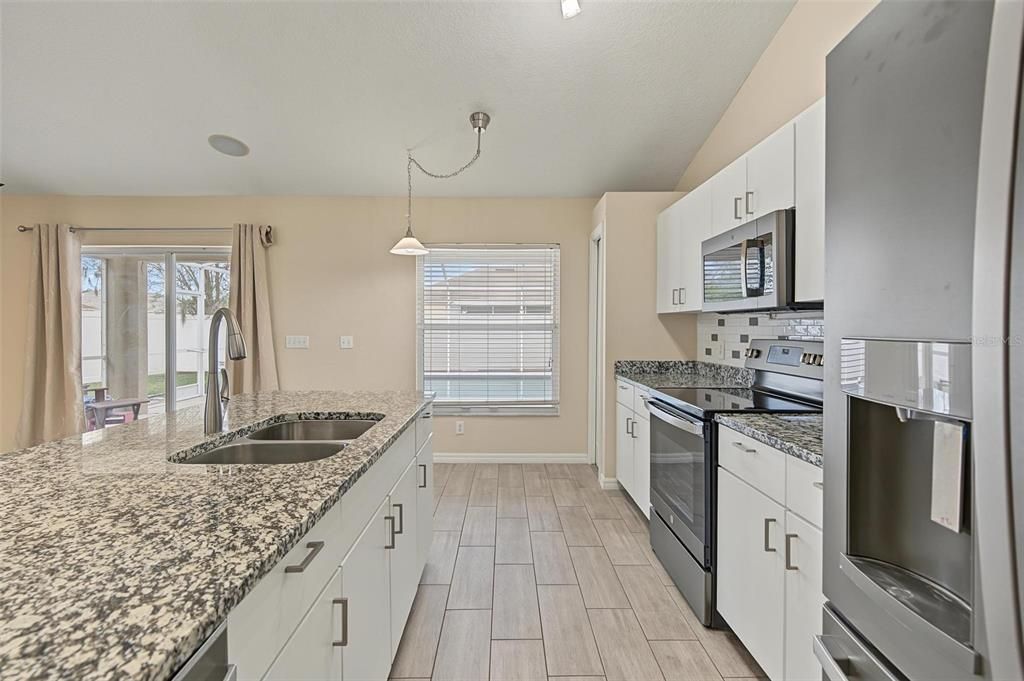 For Sale: $539,900 (4 beds, 2 baths, 1665 Square Feet)