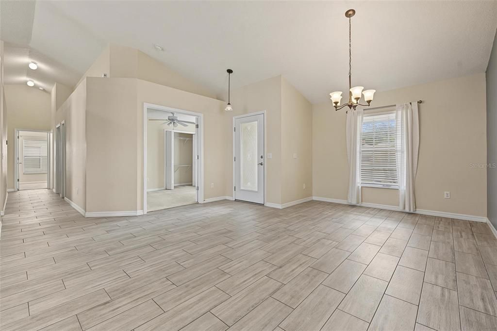 For Sale: $539,900 (4 beds, 2 baths, 1665 Square Feet)