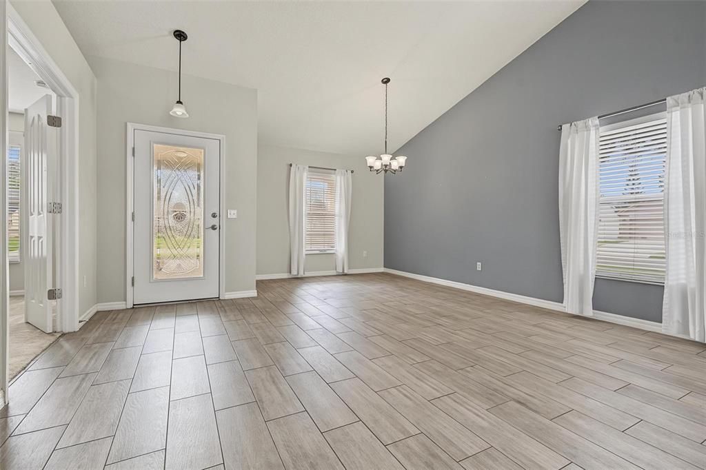 For Sale: $539,900 (4 beds, 2 baths, 1665 Square Feet)