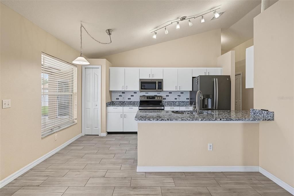 For Sale: $539,900 (4 beds, 2 baths, 1665 Square Feet)