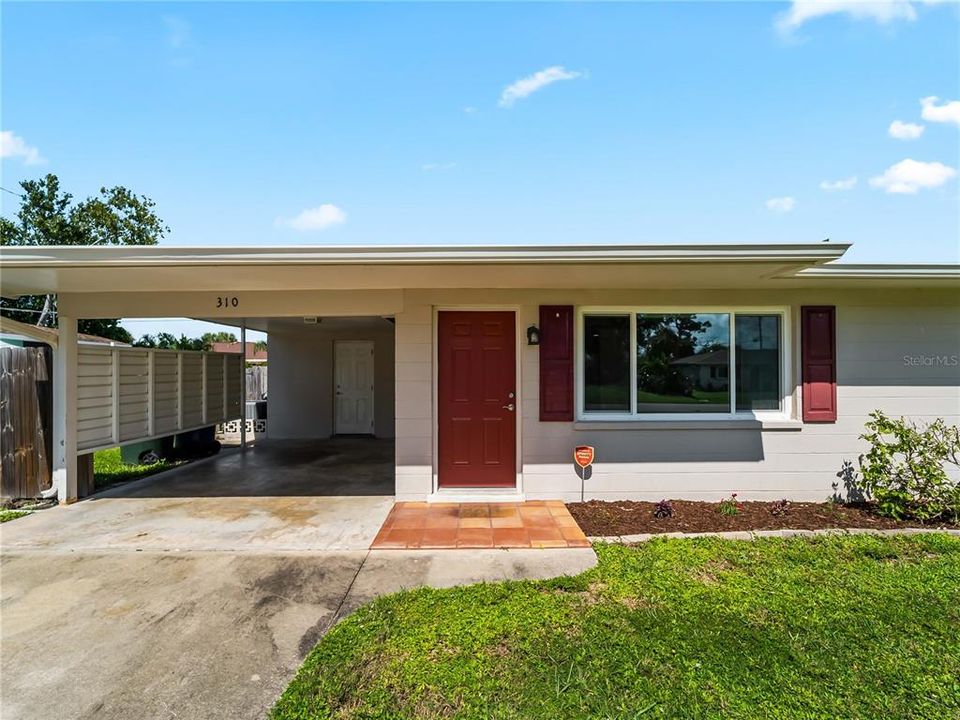 For Sale: $245,000 (2 beds, 1 baths, 912 Square Feet)