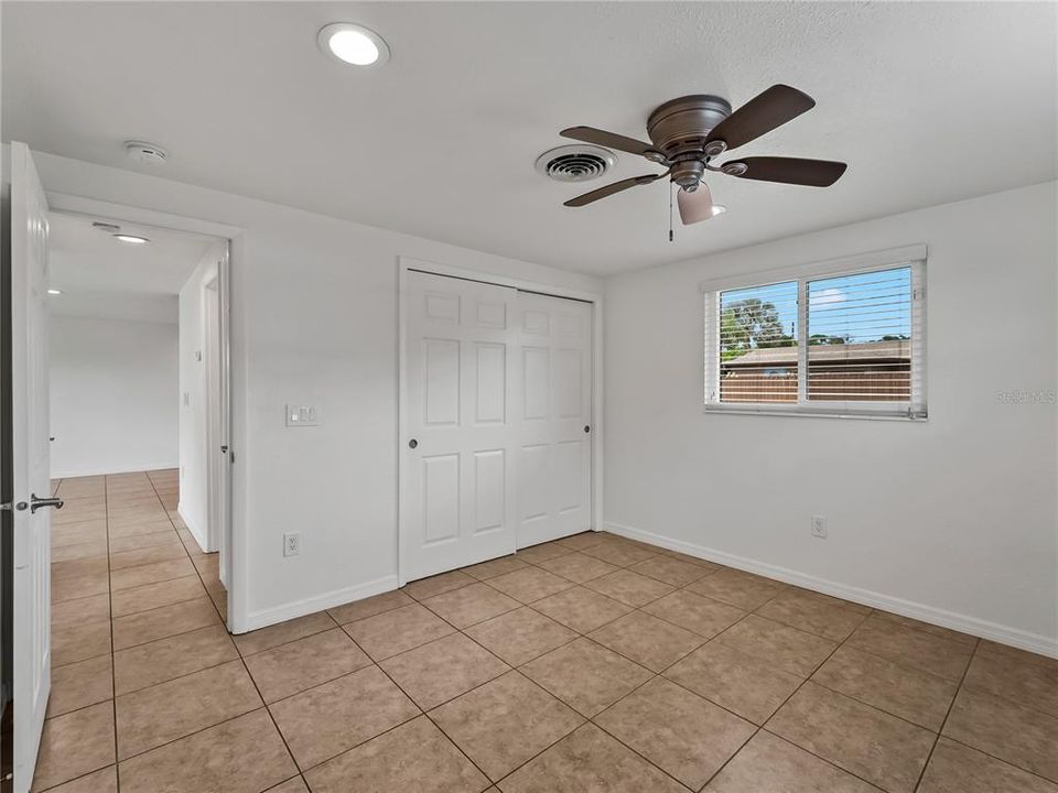 For Sale: $245,000 (2 beds, 1 baths, 912 Square Feet)