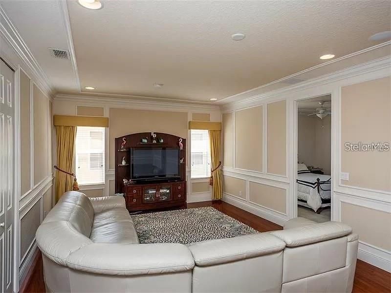 В аренду: $3,300 (5 спален, 4 ванн, 3741 Квадратных фут)