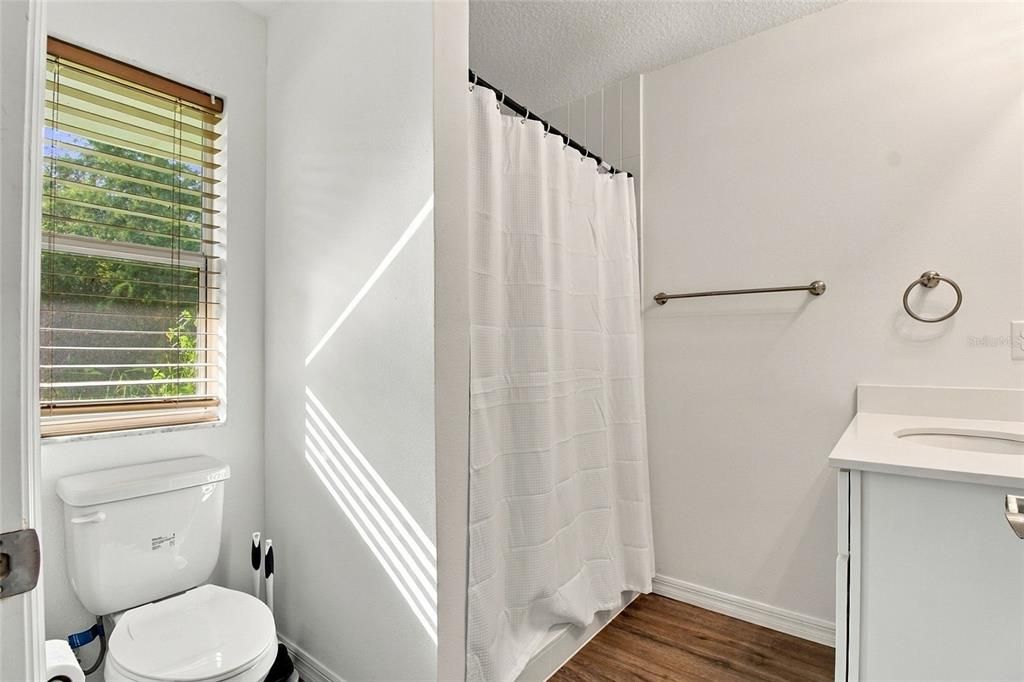 For Sale: $200,000 (2 beds, 2 baths, 1100 Square Feet)