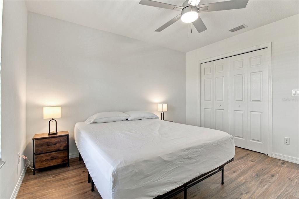 For Sale: $200,000 (2 beds, 2 baths, 1100 Square Feet)