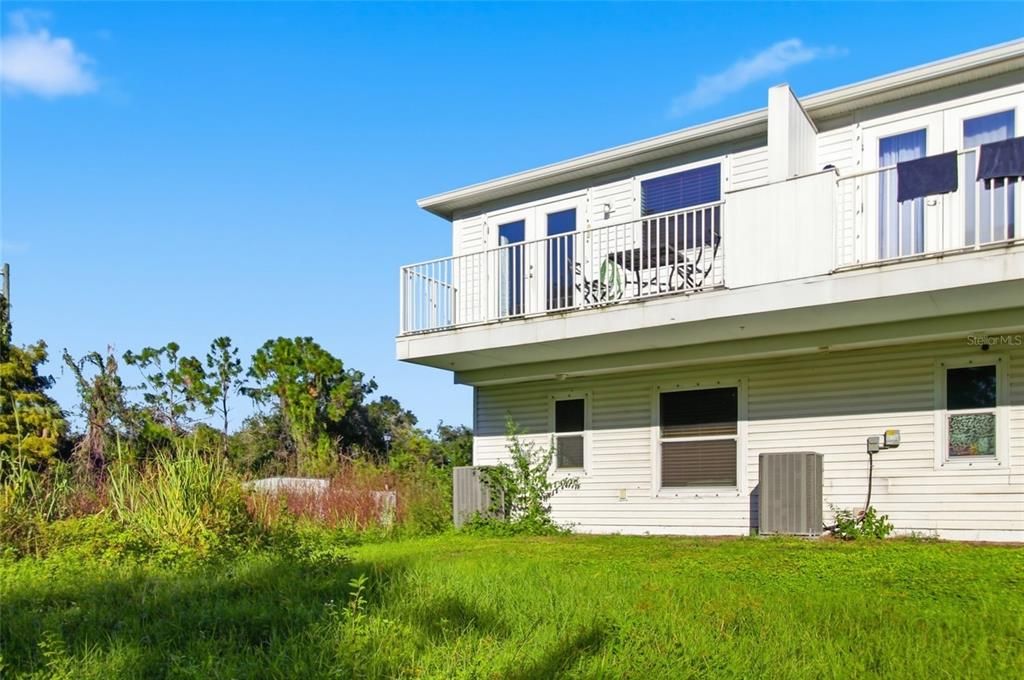 For Sale: $200,000 (2 beds, 2 baths, 1100 Square Feet)