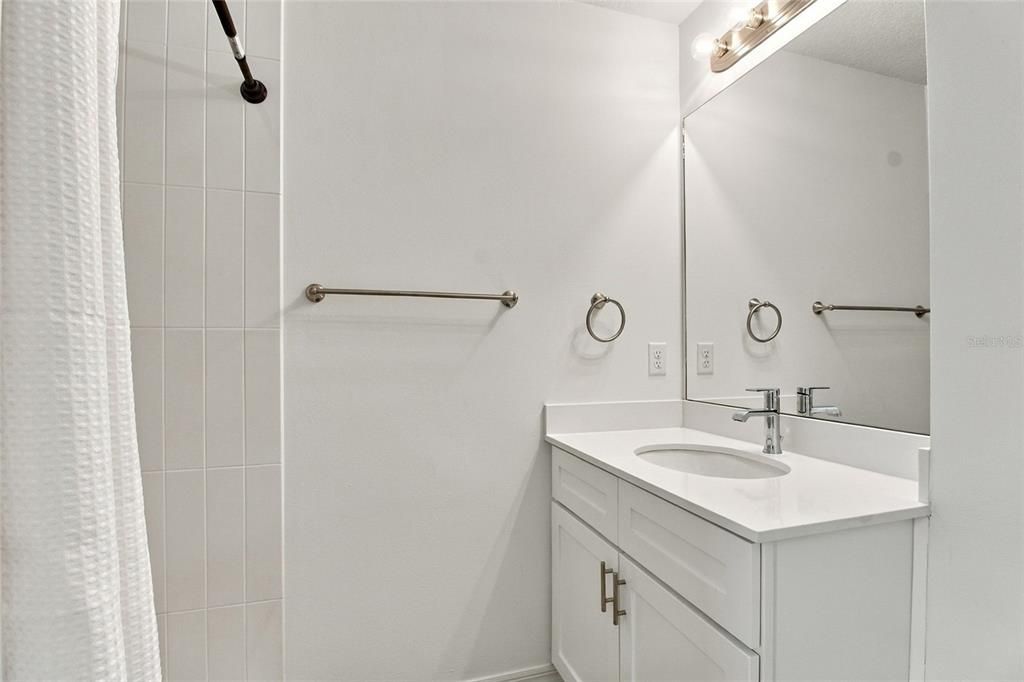 For Sale: $200,000 (2 beds, 2 baths, 1100 Square Feet)