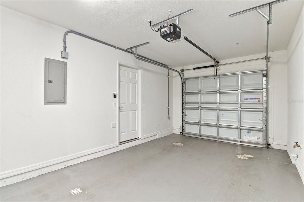 For Sale: $200,000 (2 beds, 2 baths, 1100 Square Feet)