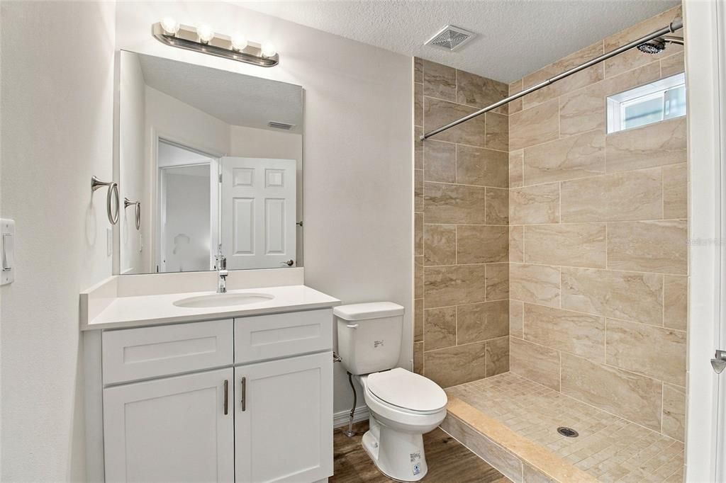 For Sale: $200,000 (2 beds, 2 baths, 1100 Square Feet)