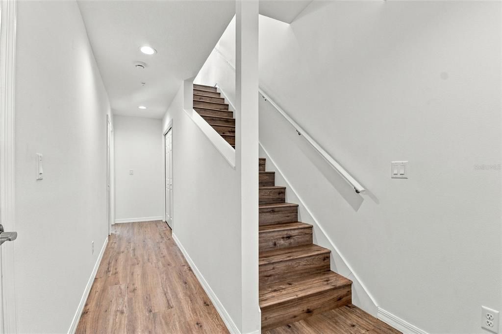 For Sale: $200,000 (2 beds, 2 baths, 1100 Square Feet)