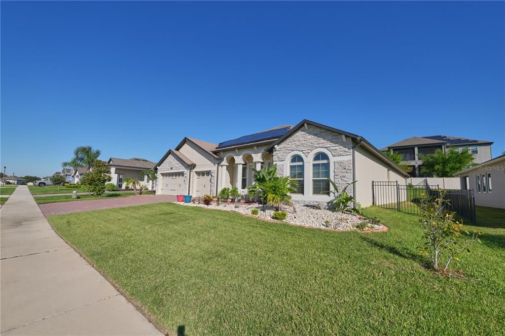 For Sale: $895,000 (4 beds, 3 baths, 2972 Square Feet)
