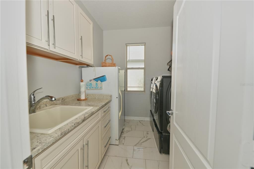 For Sale: $895,000 (4 beds, 3 baths, 2972 Square Feet)