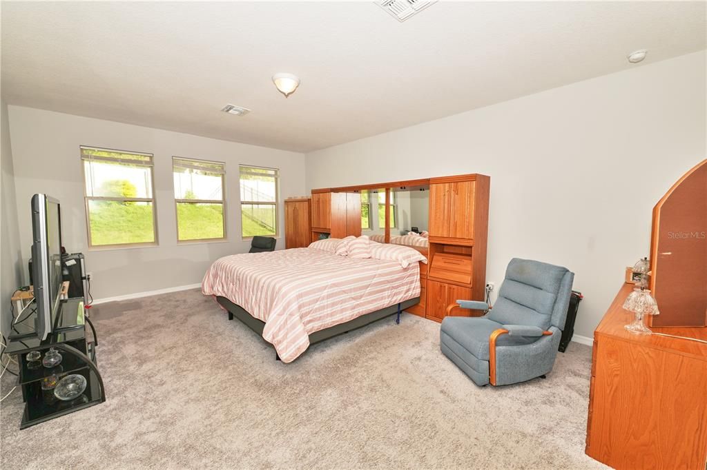 For Sale: $895,000 (4 beds, 3 baths, 2972 Square Feet)