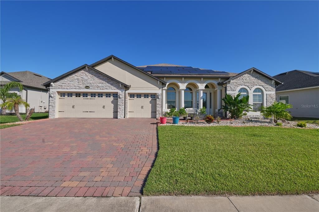 For Sale: $895,000 (4 beds, 3 baths, 2972 Square Feet)