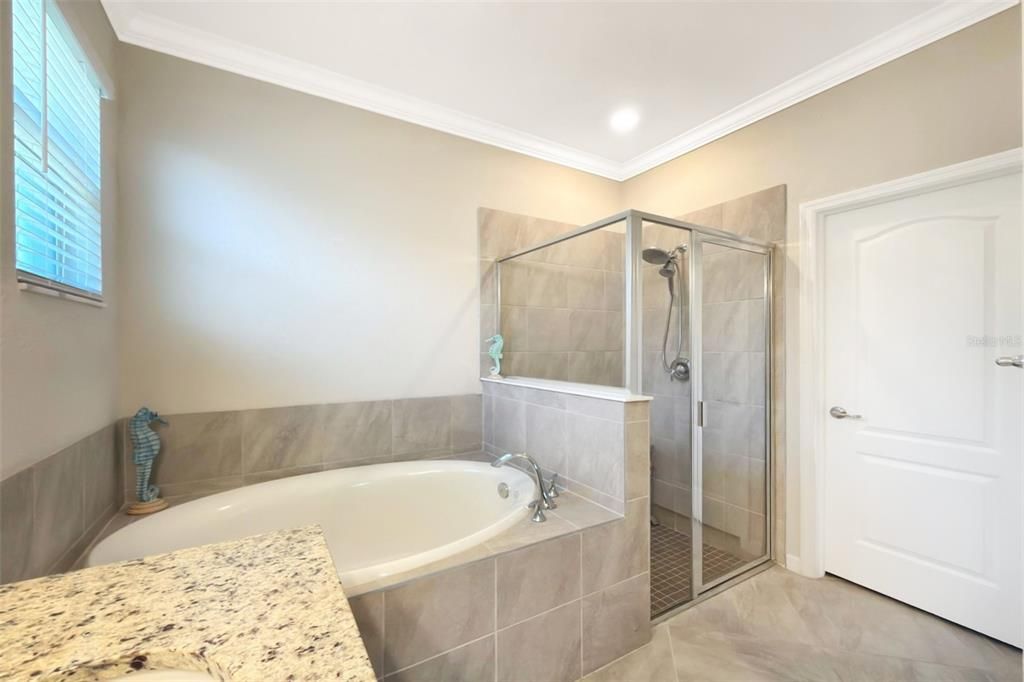 На продажу: $439,900 (3 спален, 2 ванн, 1672 Квадратных фут)