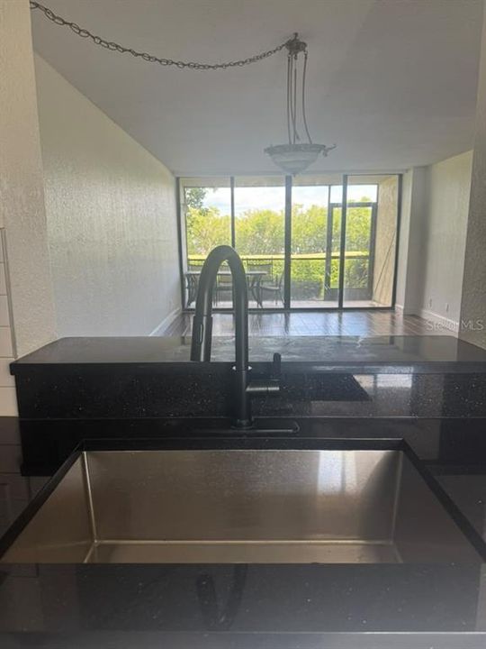 For Sale: $199,000 (2 beds, 2 baths, 1050 Square Feet)