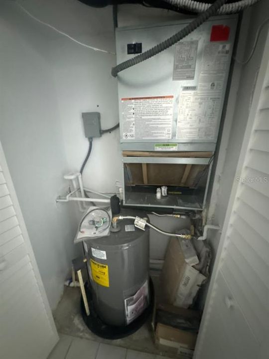 For Sale: $199,000 (2 beds, 2 baths, 1050 Square Feet)