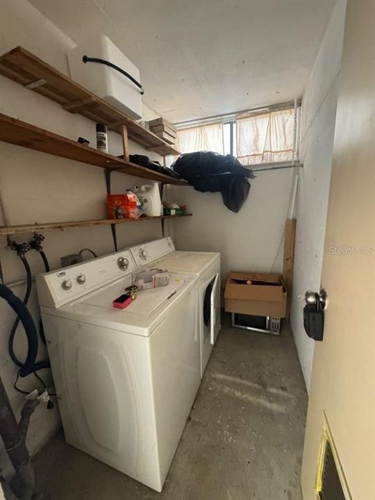 For Sale: $199,000 (2 beds, 2 baths, 1050 Square Feet)