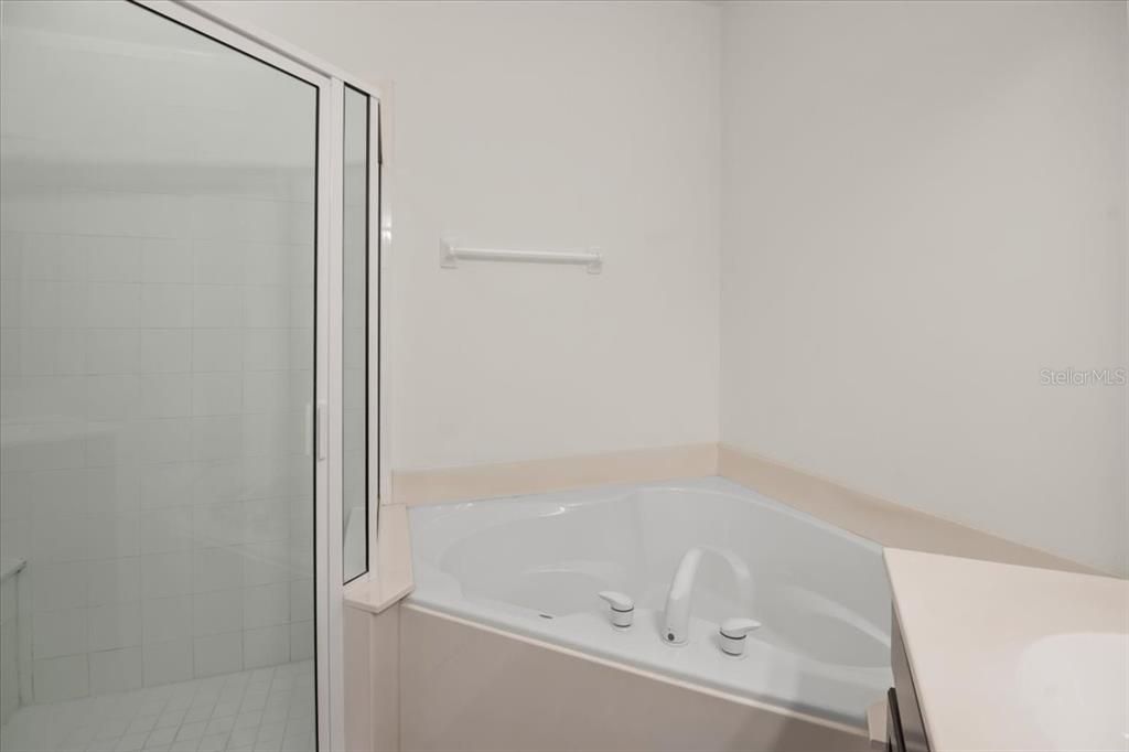 В аренду: $2,350 (3 спален, 2 ванн, 2045 Квадратных фут)