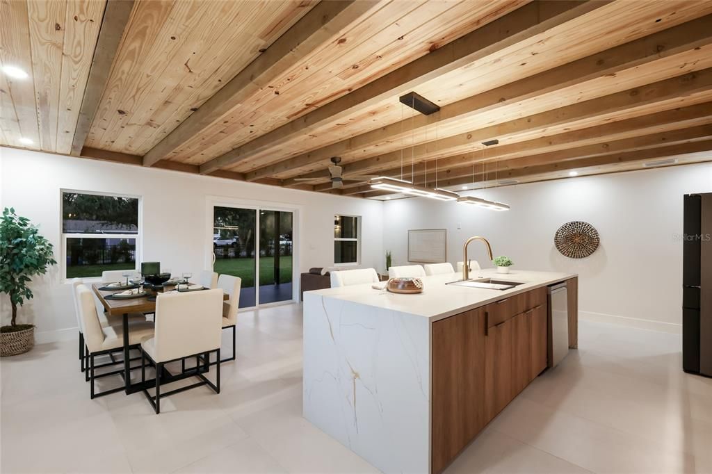En Venta: $1,399,000 (3 camas, 3 baños, 2760 Pies cuadrados)