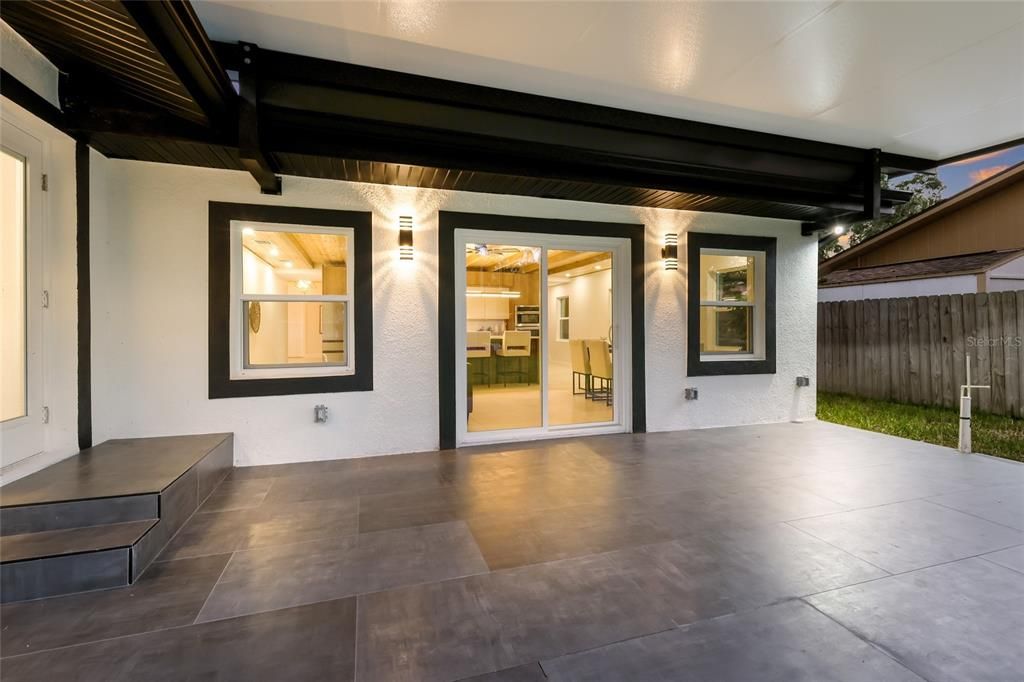 En Venta: $1,399,000 (3 camas, 3 baños, 2760 Pies cuadrados)