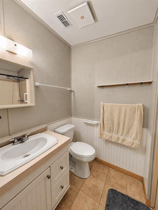 En Venta: $129,900 (2 camas, 2 baños, 828 Pies cuadrados)