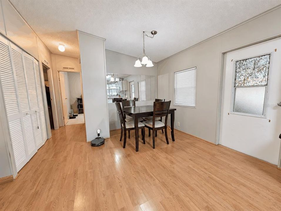 En Venta: $129,900 (2 camas, 2 baños, 828 Pies cuadrados)