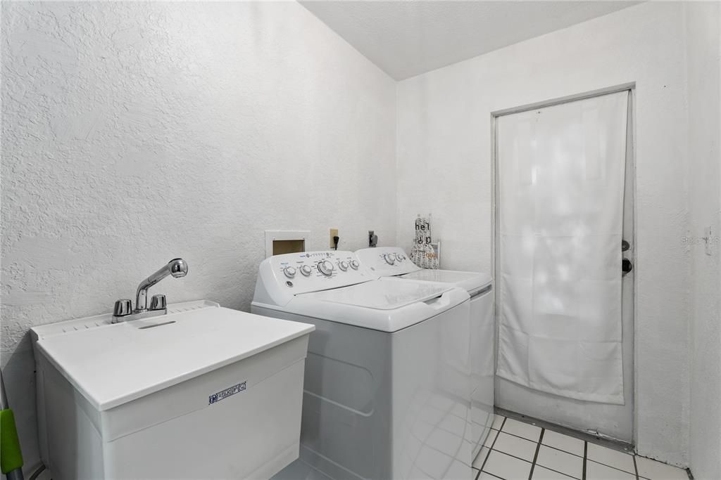 На продажу: $365,000 (3 спален, 1 ванн, 1081 Квадратных фут)