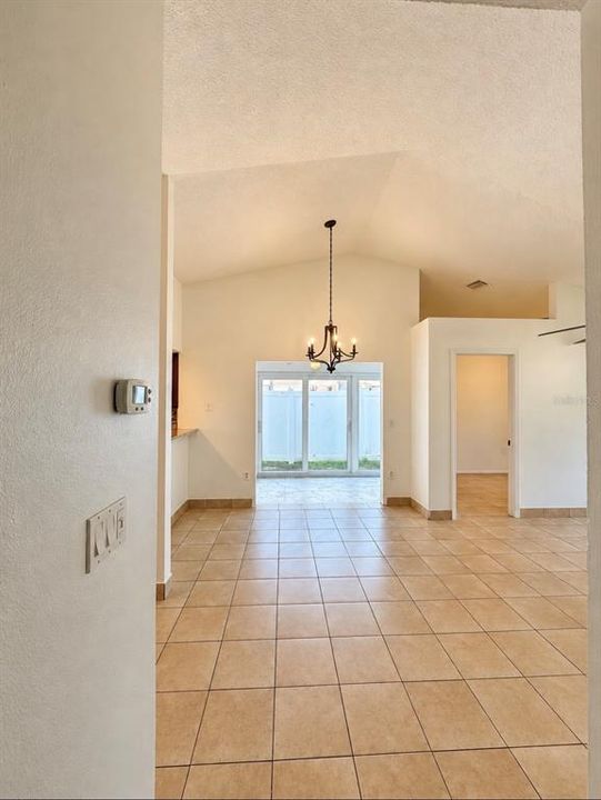 For Rent: $1,999 (3 beds, 2 baths, 1296 Square Feet)