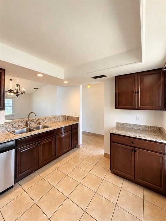 For Rent: $1,999 (3 beds, 2 baths, 1296 Square Feet)