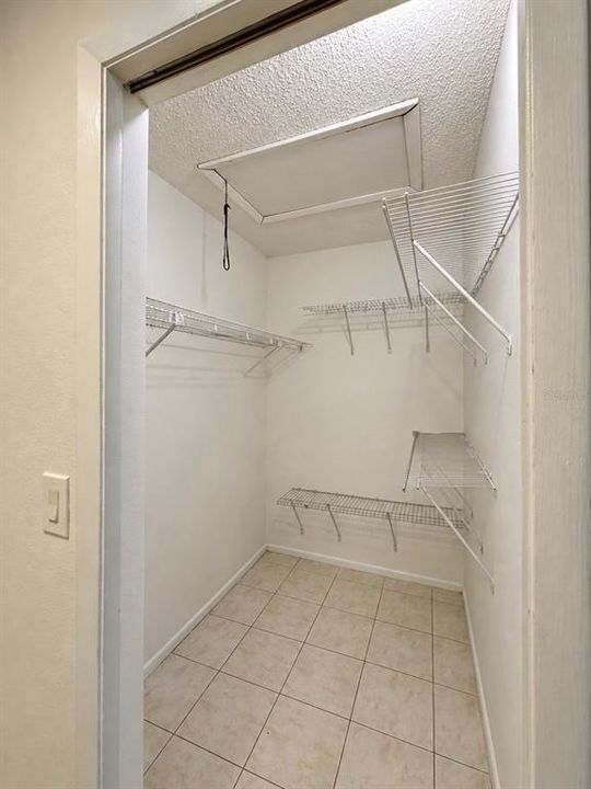 For Rent: $1,999 (3 beds, 2 baths, 1296 Square Feet)