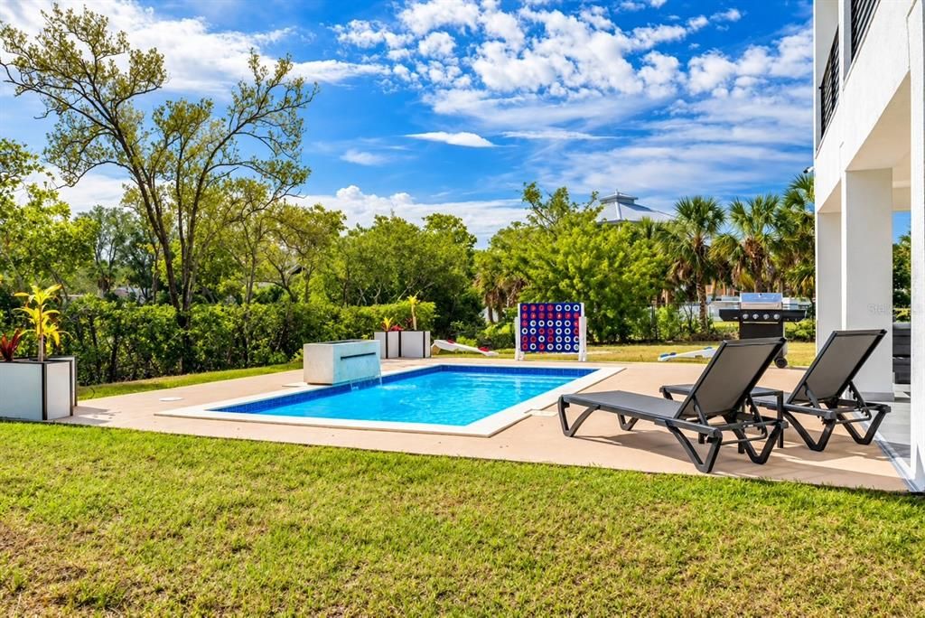 En Venta: $925,000 (4 camas, 3 baños, 2900 Pies cuadrados)