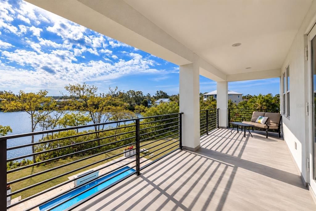 En Venta: $925,000 (4 camas, 3 baños, 2900 Pies cuadrados)