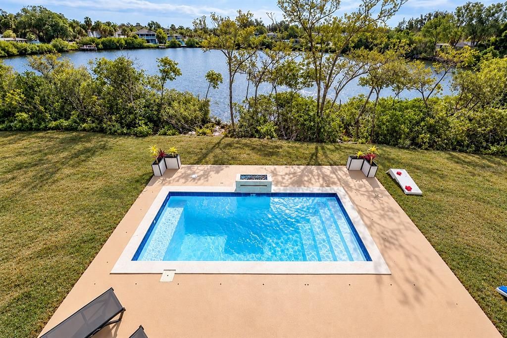 En Venta: $925,000 (4 camas, 3 baños, 2900 Pies cuadrados)