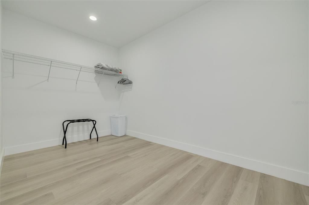 En Venta: $925,000 (4 camas, 3 baños, 2900 Pies cuadrados)