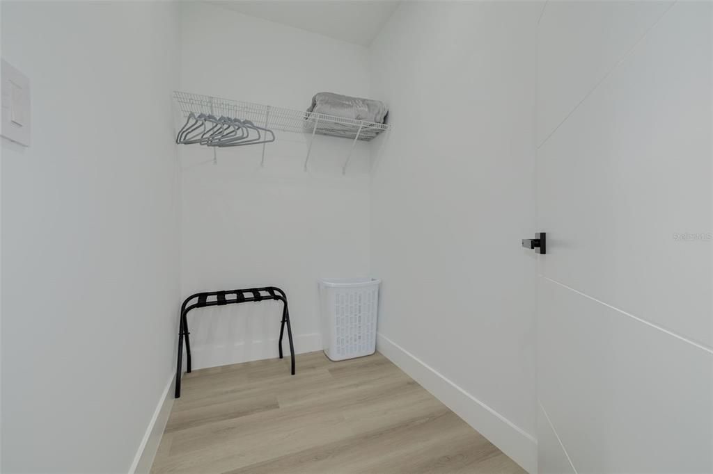 En Venta: $925,000 (4 camas, 3 baños, 2900 Pies cuadrados)