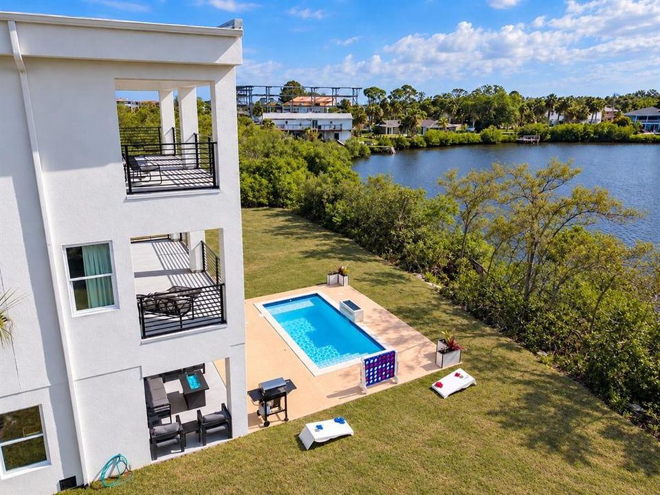 En Venta: $925,000 (4 camas, 3 baños, 2900 Pies cuadrados)