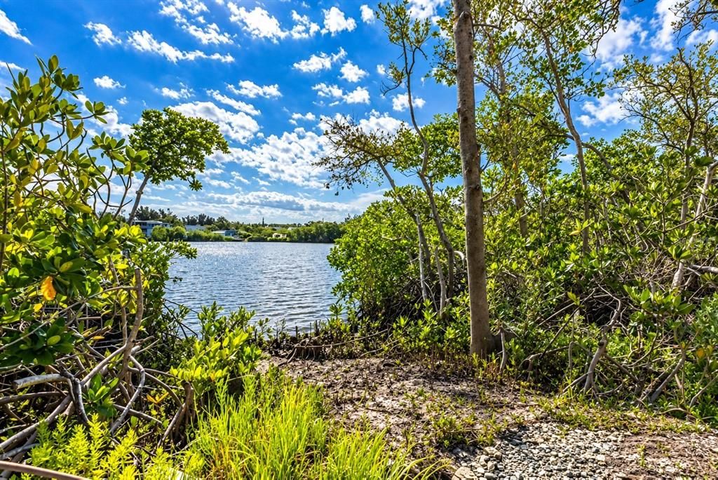 En Venta: $925,000 (4 camas, 3 baños, 2900 Pies cuadrados)