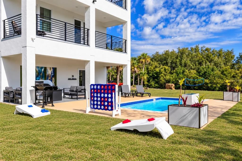 En Venta: $925,000 (4 camas, 3 baños, 2900 Pies cuadrados)