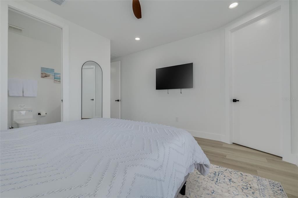 En Venta: $925,000 (4 camas, 3 baños, 2900 Pies cuadrados)