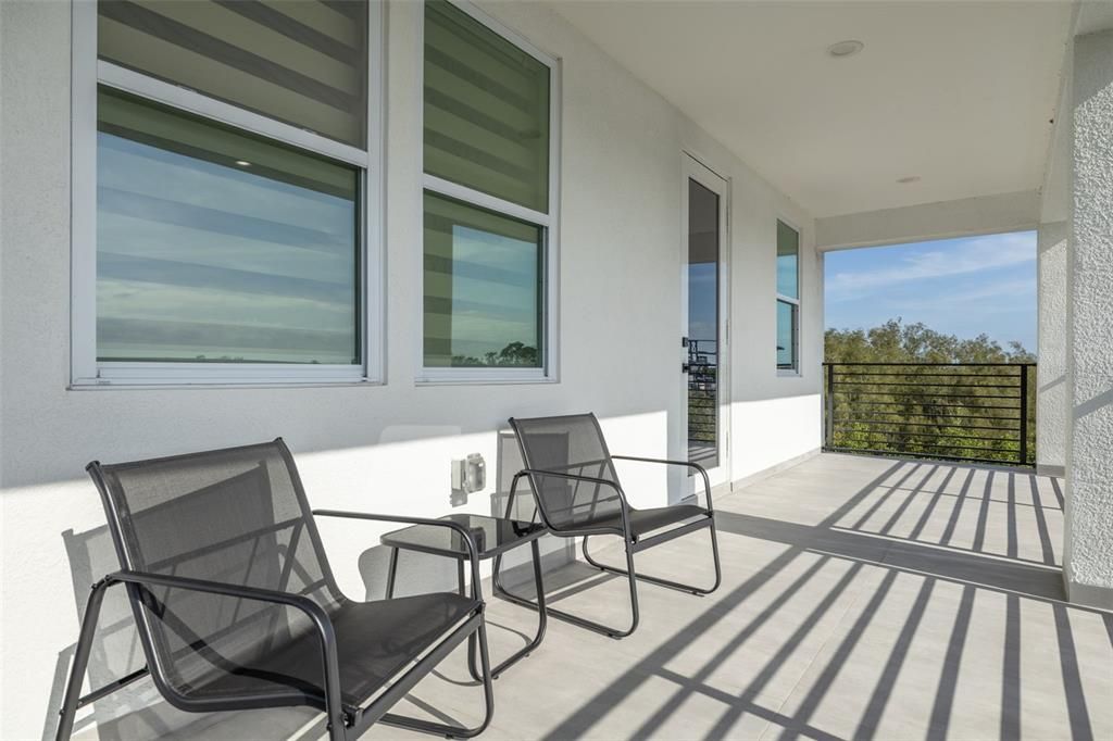 En Venta: $925,000 (4 camas, 3 baños, 2900 Pies cuadrados)