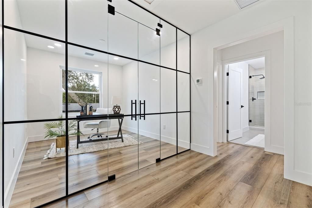 En Venta: $695,000 (4 camas, 3 baños, 2341 Pies cuadrados)