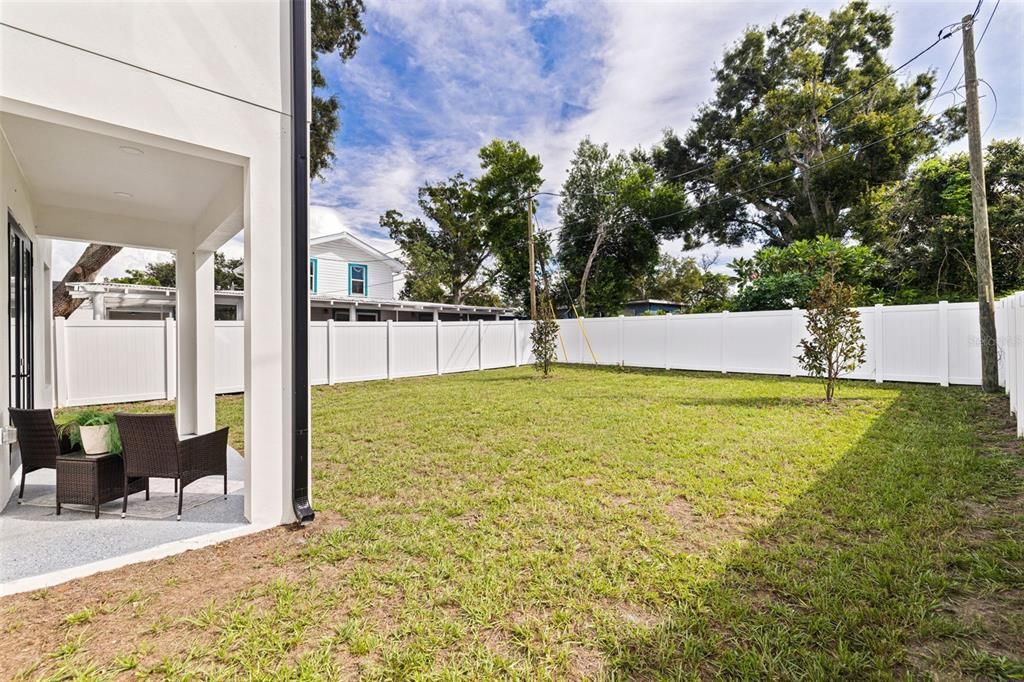 En Venta: $695,000 (4 camas, 3 baños, 2341 Pies cuadrados)
