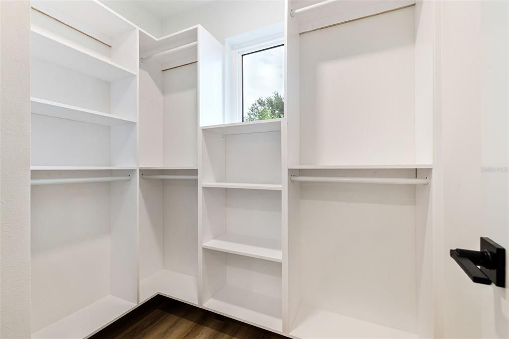 En Venta: $695,000 (4 camas, 3 baños, 2341 Pies cuadrados)