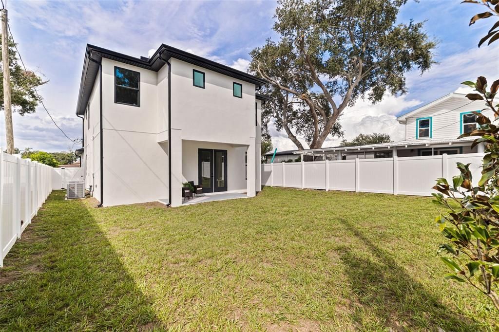 En Venta: $695,000 (4 camas, 3 baños, 2341 Pies cuadrados)