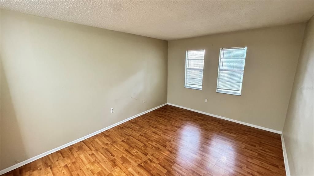 For Rent: $1,175 (1 beds, 1 baths, 670 Square Feet)